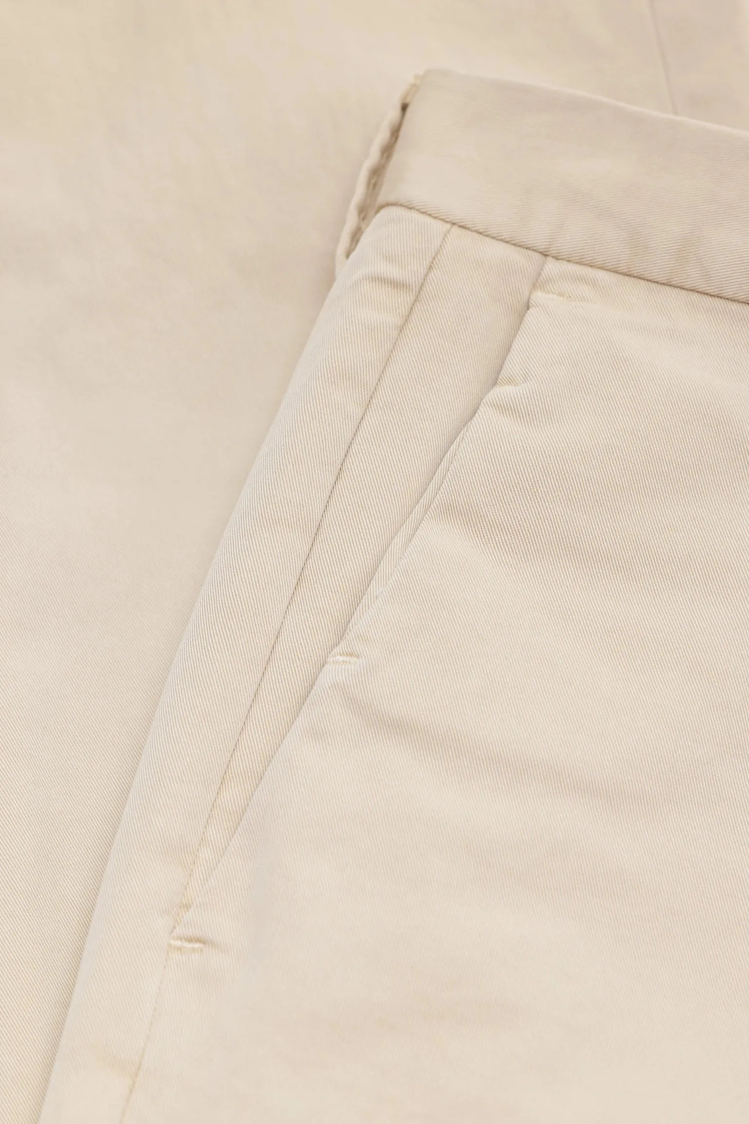 Closed Clifton True  - Lime Beige